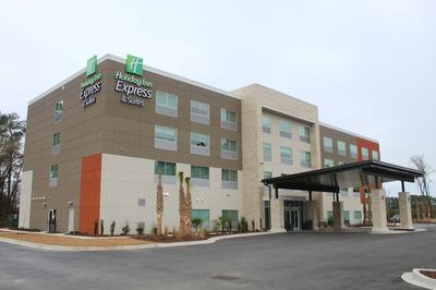 Holiday Inn Express & Suites Latta by IHG