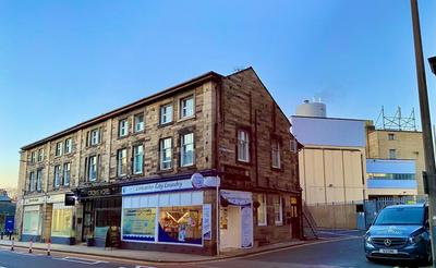 The Hideaway – 2-Bedroom Apartment with outdoor terrace & free parking