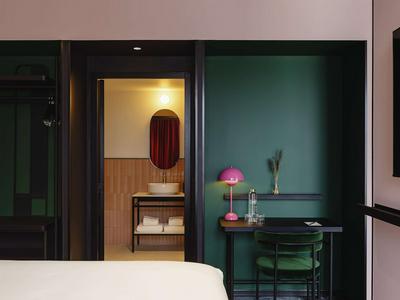 TRIBE Lyon Croix Rousse