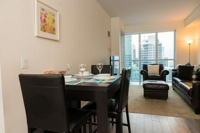 Sarkar Suites - CN Tower Rogers Centre