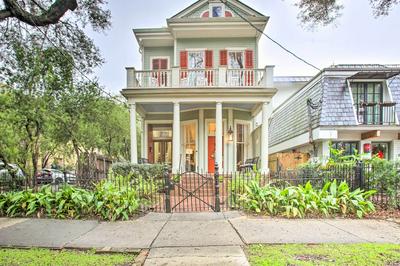 Inviting Uptown New Orleans Apt: Perfect Location!
