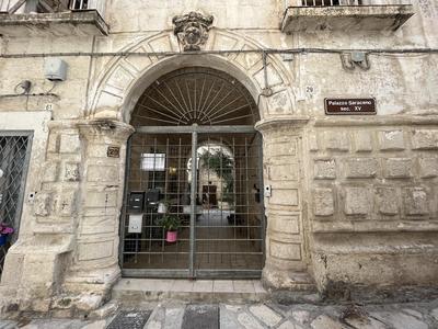 Palazzo Saraceno Charming Apartment