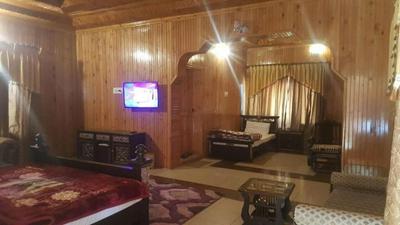 Hotel Deep Forest