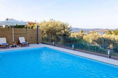 Villa Manos in Ligia