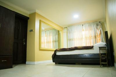 Sugarland Apartments VI