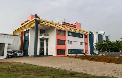 OYO 16633 Green City Club House