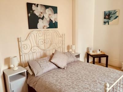Bentons Guesthouse