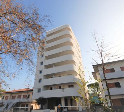 Stylish Residenza Torre Bianca 2 Bedroom Sleeps 6