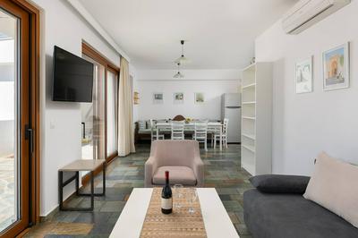 Arte Suites Pefki