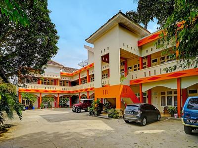 OYO Life 91984 Taufik Kost Syariah