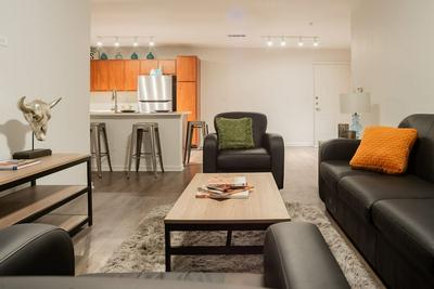 Upstay - Condo With Pool-gym-games-bbq - Walk to Uoft