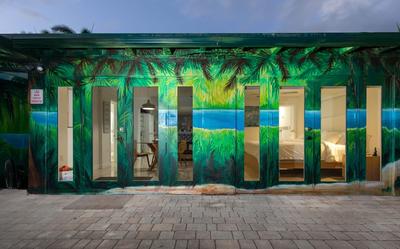 Stunning & Private 5 BDR Canal-front Home w/ Pool!