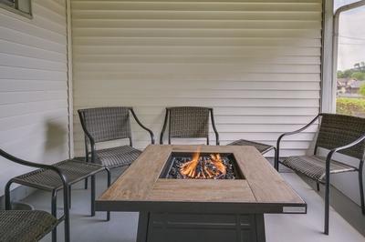 Cumberland Cottage w/ Screened Porch + Fire Pit!