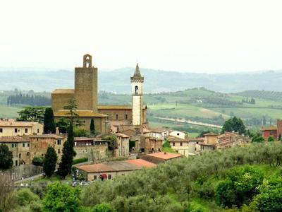 Hillside Escape in Vinci