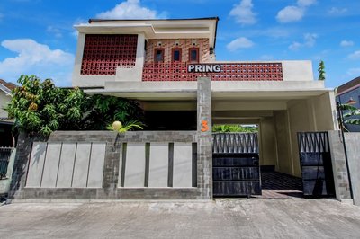 OYO 95088 Homestay Omah Pring