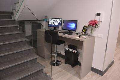 8 Room Hotel