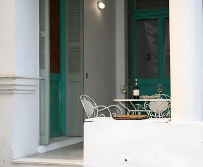 Neoclassical ART-House Bhive