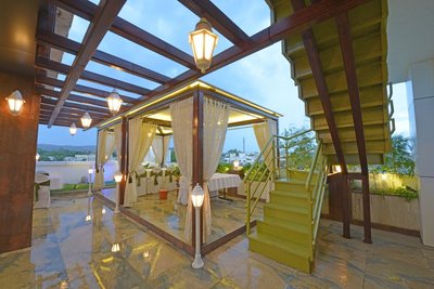 Hotel J P International