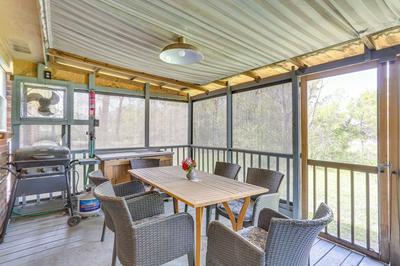 6 Mi to Ellen Trout Zoo: Family Home w/ Yard!