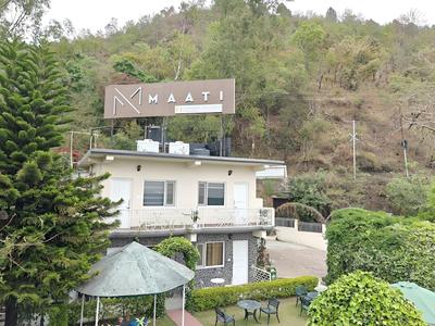 Maati Signature Collection by the Lake Hill