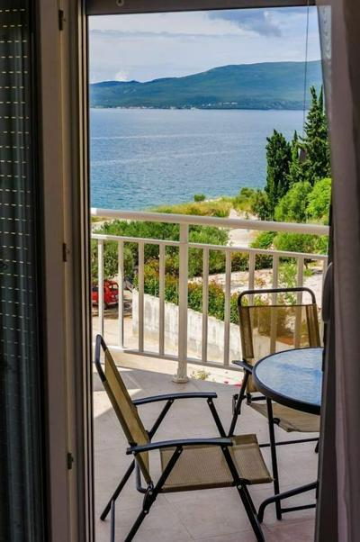 Ljuba - in Center & Close to the Beach - A2