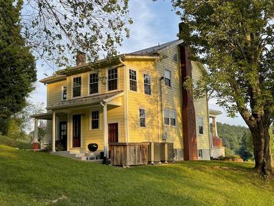 Family-friendly Retreat: Enjoy Year-round Fun