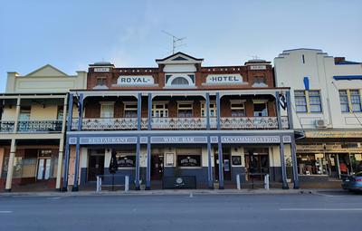 Royal Hotel West Wyalong