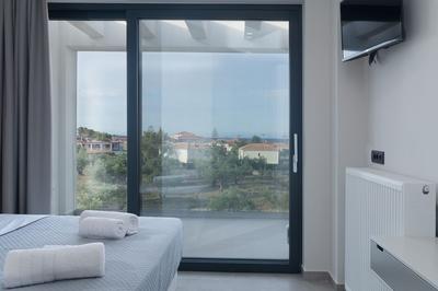 Dionisos Luxury Suites