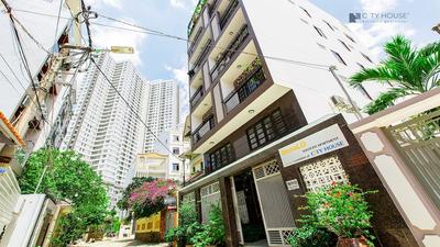 Donald Service Apartment