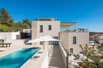 Luxury Villa Juliet with Heated Pool