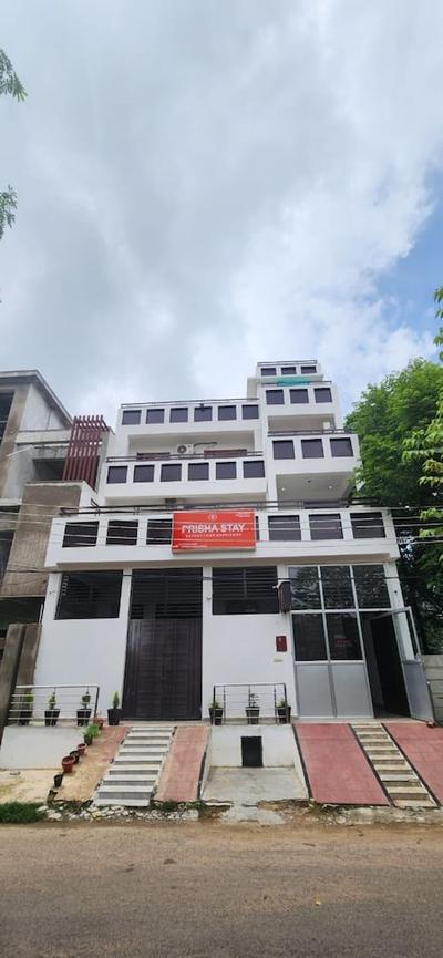 Goroomgo Prisha Stay Lucknow