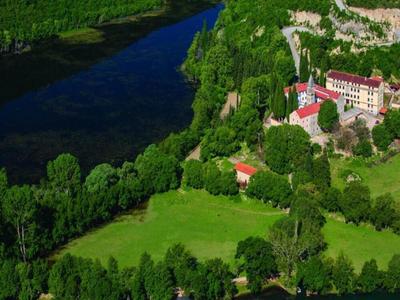 Spacious Park View Room With Breakfast Included
