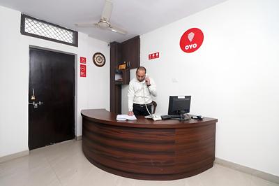 OYO 11878 Hotel De DS Plaza