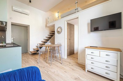 A/C Mezzanine Apt 2br/4p - Place Garibaldi