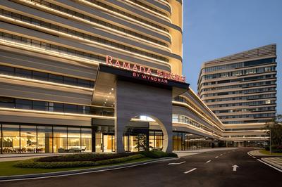 Ramada By Wyndham Maoming Dianbai