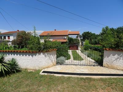 Apartment for 3 Persons in Quiet Part of Premantura With Beautiful Garden and Partial sea View