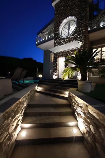 B&B Bellavista Exclusive in zona centrale con piscina riscaldata e Jacuzzi vista lago LA COLAZIONE viene servita in una pasticceria rinomata ed esclusiva e