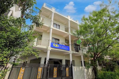 Fabhotel Dream Inn Mogappair East