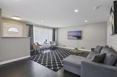 Charming Retreat In The Heart Of Des Plaines 3 Bedroom Residence by RedAwning