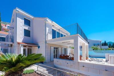 Villa Mlini