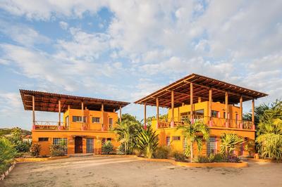 Buena Onda Beach Resort