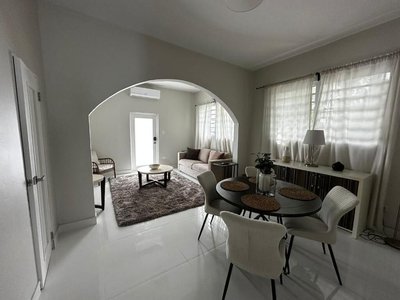 Breathtaking 2-Br Beachside Apartment