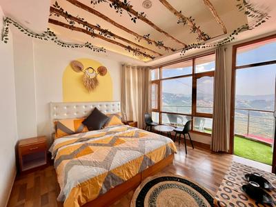 Siesta Homestay 1BR - balcony in shimla