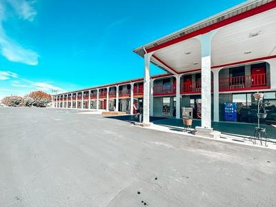 Laker Inn
