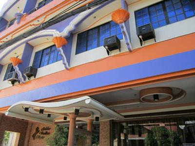 Golden Stallion Suites