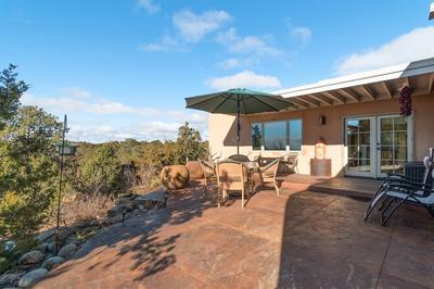 Sunset Vista - Spectacular Mountain Views, Light-filled Family Home