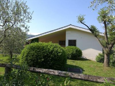 Belvilla by OYO Comfortable Apartment With Pool