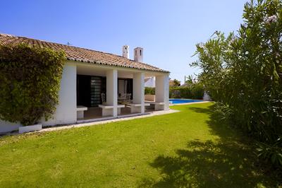 Barbecue and Pool Mystay Algarve