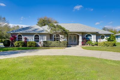 Walk to Lake: Home w/ Screened Porch in Sebring!