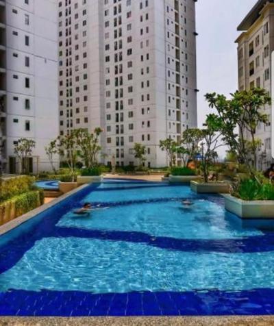 Roomku at Bassura City Apartment